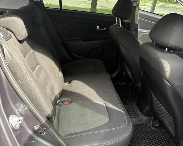 Сірий Кіа Sportage, об'ємом двигуна 1.69 л та пробігом 94 тис. км за 14000 $, фото 10 на Automoto.ua