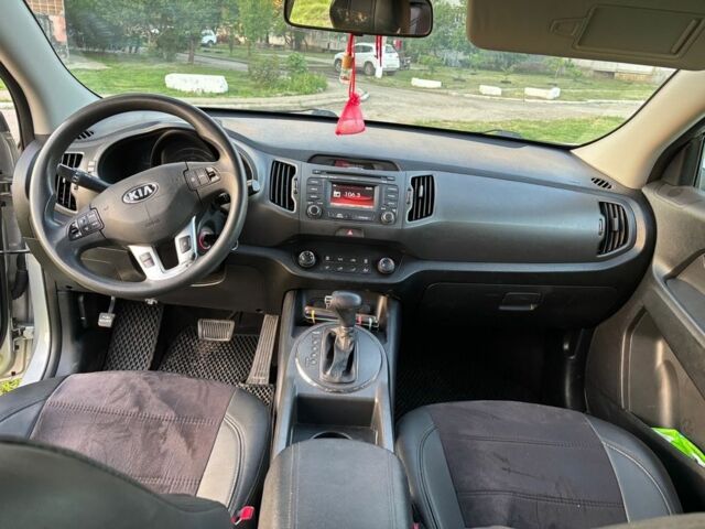 Серый Киа Sportage, объемом двигателя 2 л и пробегом 242 тыс. км за 12500 $, фото 9 на Automoto.ua