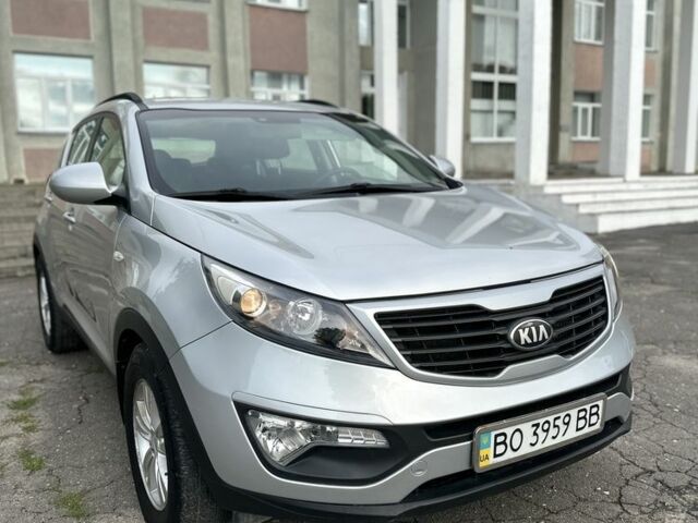 Серый Киа Sportage, объемом двигателя 1.7 л и пробегом 220 тыс. км за 10300 $, фото 1 на Automoto.ua