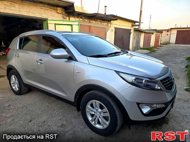 Киа Sportage 2013 в Харькове на Automoto.ua Серый Киа Sportage, объемом двигателя 1.7 л и пробегом 149 тыс. км за 12300 $, фото 5 на Automoto.ua