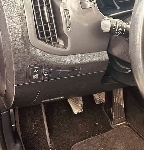 Серый Киа Sportage, объемом двигателя 1.7 л и пробегом 222 тыс. км за 11500 $, фото 18 на Automoto.ua