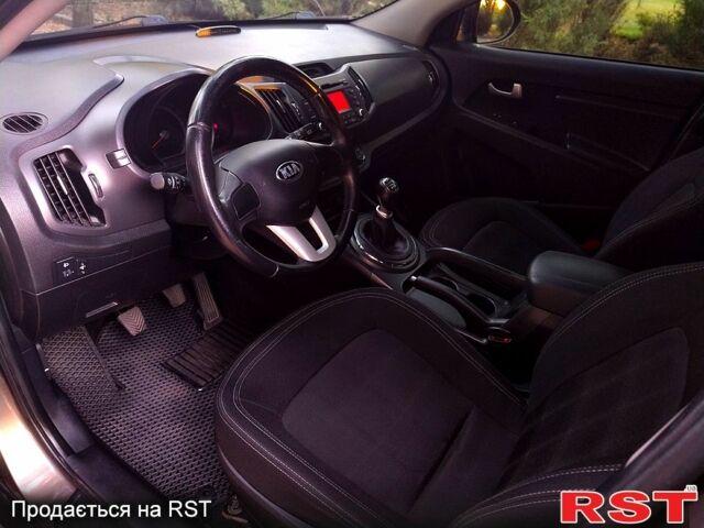 Серый Киа Sportage, объемом двигателя 1.7 л и пробегом 170 тыс. км за 13000 $, фото 4 на Automoto.ua