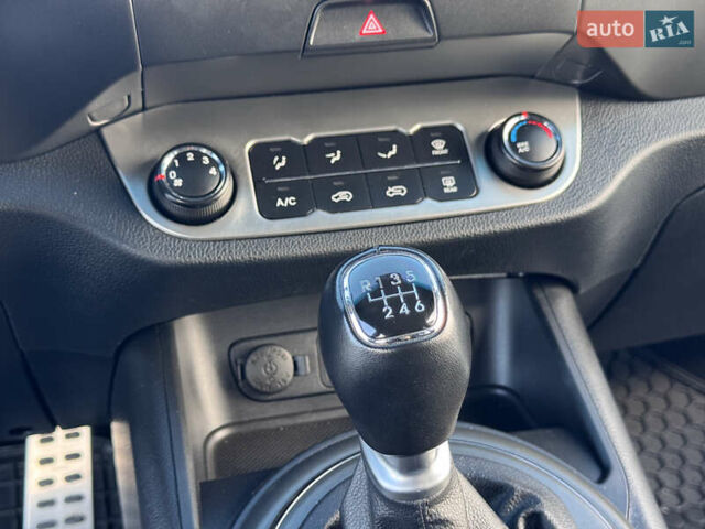 Серый Киа Sportage, объемом двигателя 1.69 л и пробегом 153 тыс. км за 12350 $, фото 42 на Automoto.ua