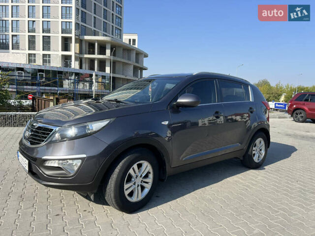 Кіа Sportage 2013 у Львові на Automoto.ua Сірий Кіа Sportage, об'ємом двигуна 1.7 л та пробігом 250 тис. км за 12700 $, фото 9 на Automoto.ua