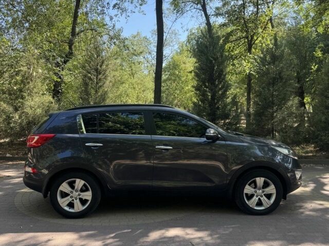 Серый Киа Sportage, объемом двигателя 2 л и пробегом 185 тыс. км за 13999 $, фото 5 на Automoto.ua