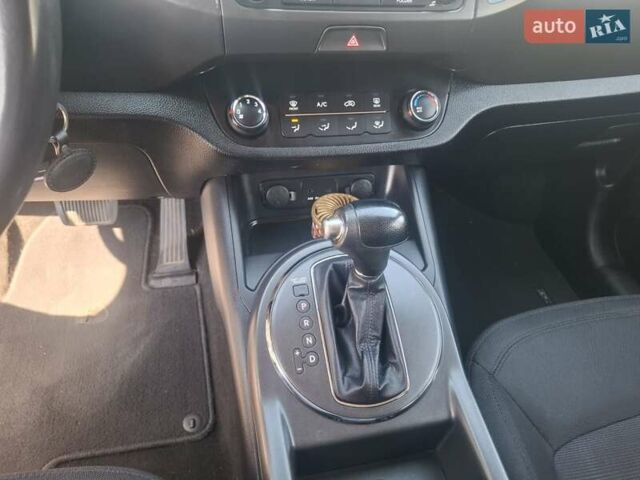 Киа Sportage 2013 в Белой Церкве на Automoto.ua Серый Киа Sportage, объемом двигателя 2.4 л и пробегом 212 тыс. км за 11700 $, фото 12 на Automoto.ua
