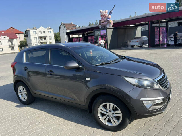 Кіа Sportage 2013 у Львові на Automoto.ua Сірий Кіа Sportage, об'ємом двигуна 1.7 л та пробігом 250 тис. км за 12700 $, фото 7 на Automoto.ua