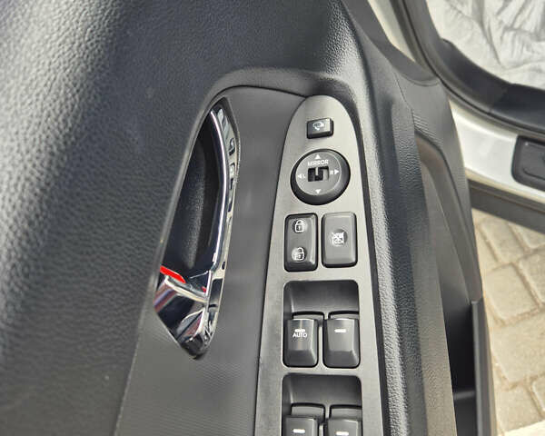 Сірий Кіа Sportage, об'ємом двигуна 2 л та пробігом 93 тис. км за 14150 $, фото 10 на Automoto.ua