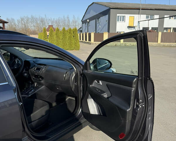 Серый Киа Sportage, объемом двигателя 2 л и пробегом 168 тыс. км за 13000 $, фото 14 на Automoto.ua