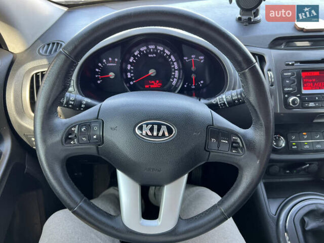Кіа Sportage 2013 у Львові на Automoto.ua Сірий Кіа Sportage, об'ємом двигуна 1.7 л та пробігом 250 тис. км за 12700 $, фото 26 на Automoto.ua