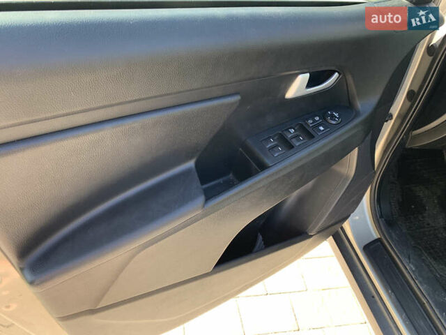 Серый Киа Sportage, объемом двигателя 2 л и пробегом 219 тыс. км за 13500 $, фото 21 на Automoto.ua