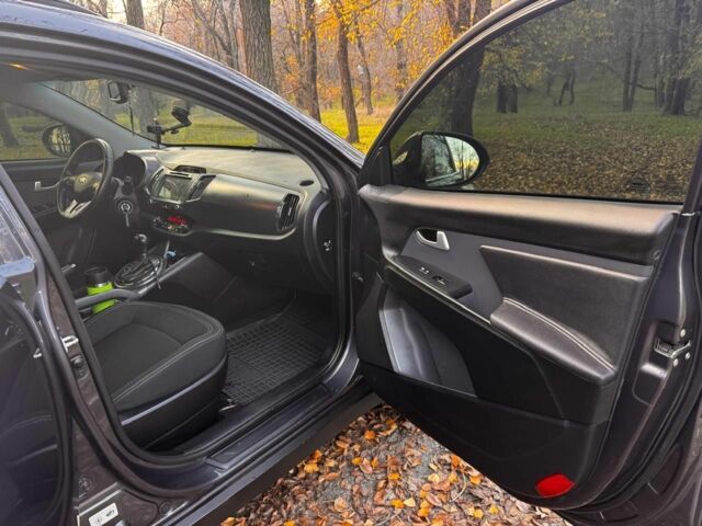 Серый Киа Sportage, объемом двигателя 0 л и пробегом 188 тыс. км за 13000 $, фото 8 на Automoto.ua