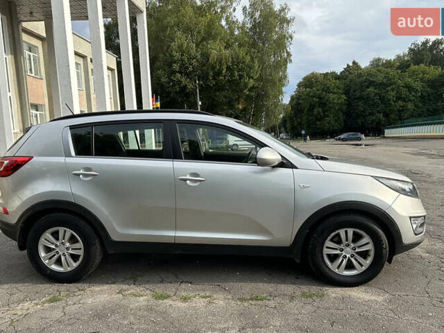 Киа Sportage 2013 в Волочиске на Automoto.ua Серый Киа Sportage, объемом двигателя 1.7 л и пробегом 215 тыс. км за 10800 $, фото 4 на Automoto.ua