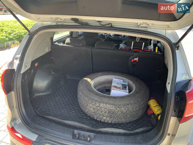 Серый Киа Sportage, объемом двигателя 2 л и пробегом 219 тыс. км за 13500 $, фото 24 на Automoto.ua