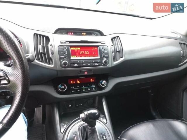 Серый Киа Sportage, объемом двигателя 2 л и пробегом 225 тыс. км за 13000 $, фото 16 на Automoto.ua