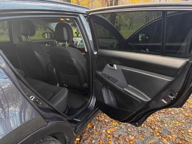 Серый Киа Sportage, объемом двигателя 0 л и пробегом 188 тыс. км за 13000 $, фото 4 на Automoto.ua