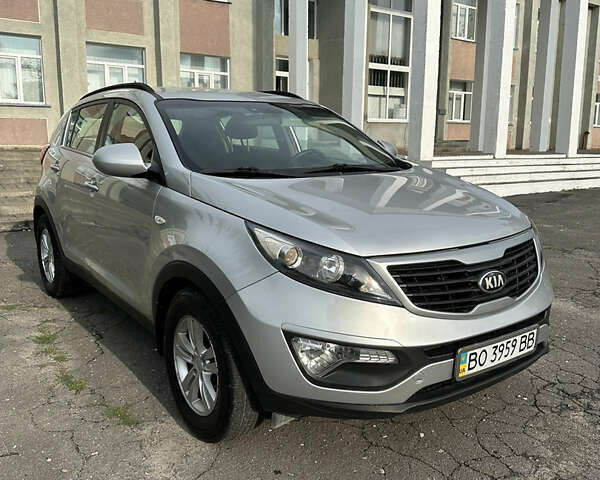 Киа Sportage 2013 в Волочиске на Automoto.ua Серый Киа Sportage, объемом двигателя 1.7 л и пробегом 215 тыс. км за 10800 $, фото 3 на Automoto.ua