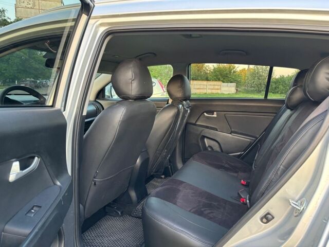 Серый Киа Sportage, объемом двигателя 2 л и пробегом 242 тыс. км за 12500 $, фото 11 на Automoto.ua