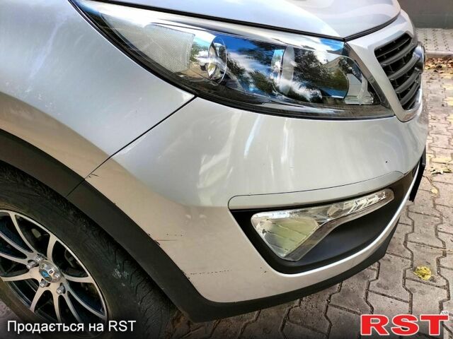 Киа Sportage 2013 в Херсоне на Automoto.ua Серый Киа Sportage, объемом двигателя 1.7 л и пробегом 97 тыс. км за 15000 $, фото 13 на Automoto.ua