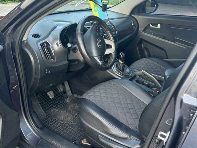 Серый Киа Sportage, объемом двигателя 1.7 л и пробегом 197 тыс. км за 11300 $, фото 3 на Automoto.ua