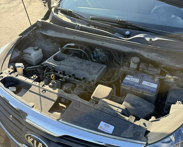 Серый Киа Sportage, объемом двигателя 2 л и пробегом 168 тыс. км за 13000 $, фото 9 на Automoto.ua