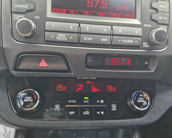 Сірий Кіа Sportage, об'ємом двигуна 2 л та пробігом 93 тис. км за 14150 $, фото 14 на Automoto.ua