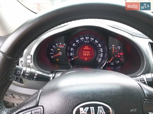 Серый Киа Sportage, объемом двигателя 2 л и пробегом 225 тыс. км за 13000 $, фото 13 на Automoto.ua