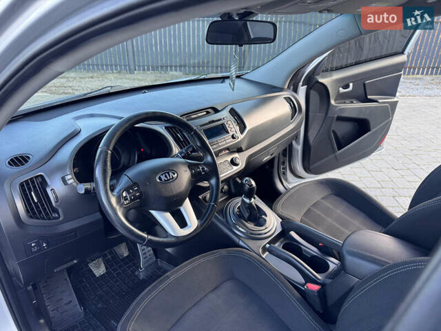 Серый Киа Sportage, объемом двигателя 1.69 л и пробегом 153 тыс. км за 12350 $, фото 22 на Automoto.ua
