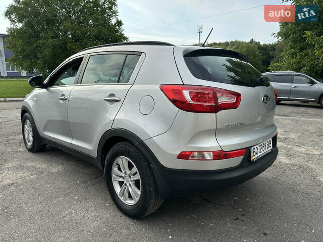 Киа Sportage 2013 в Волочиске на Automoto.ua Серый Киа Sportage, объемом двигателя 1.7 л и пробегом 215 тыс. км за 10800 $, фото 7 на Automoto.ua