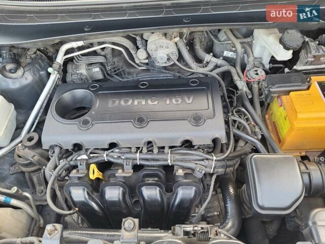 Сірий Кіа Sportage, об'ємом двигуна 2 л та пробігом 138 тис. км за 14200 $, фото 12 на Automoto.ua