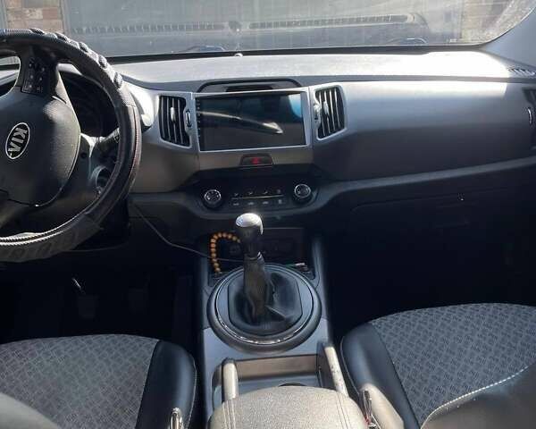 Серый Киа Sportage, объемом двигателя 2 л и пробегом 188 тыс. км за 13000 $, фото 3 на Automoto.ua