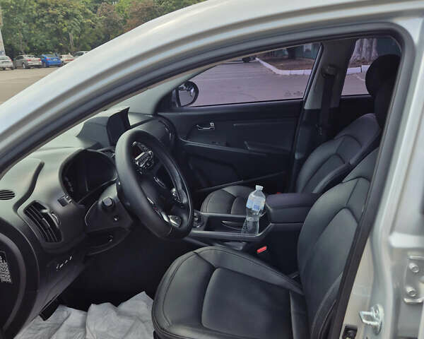 Сірий Кіа Sportage, об'ємом двигуна 2 л та пробігом 93 тис. км за 14150 $, фото 8 на Automoto.ua