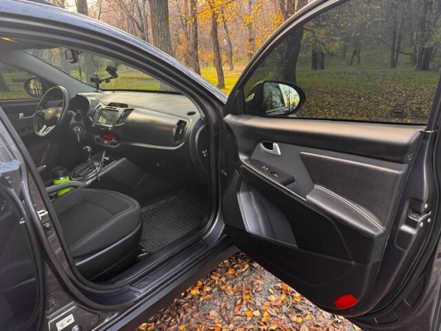 Серый Киа Sportage, объемом двигателя 0 л и пробегом 188 тыс. км за 13000 $, фото 1 на Automoto.ua