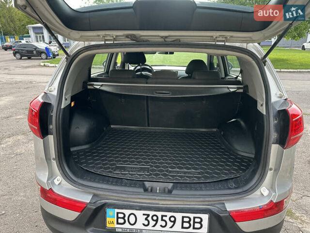 Киа Sportage 2013 в Волочиске на Automoto.ua Серый Киа Sportage, объемом двигателя 1.7 л и пробегом 215 тыс. км за 10800 $, фото 17 на Automoto.ua