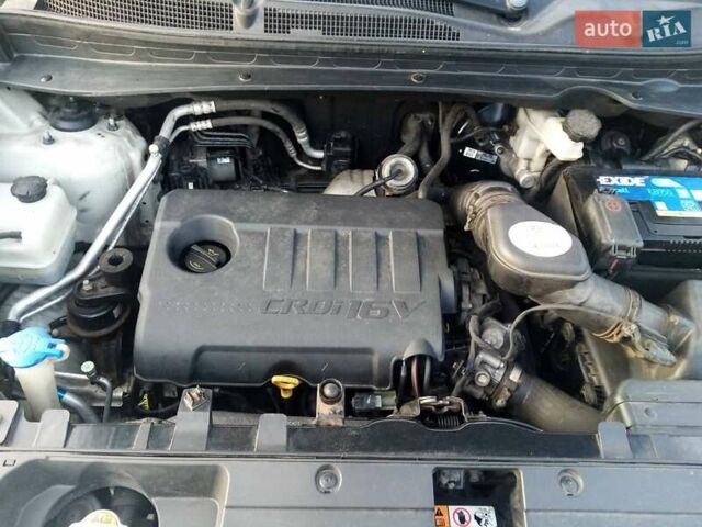 Серый Киа Sportage, объемом двигателя 1.7 л и пробегом 205 тыс. км за 13000 $, фото 2 на Automoto.ua