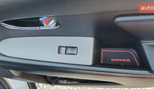 Сірий Кіа Sportage, об'ємом двигуна 2 л та пробігом 208 тис. км за 14800 $, фото 19 на Automoto.ua