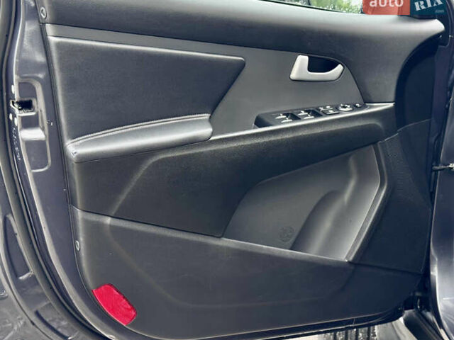Серый Киа Sportage, объемом двигателя 2 л и пробегом 266 тыс. км за 15600 $, фото 32 на Automoto.ua