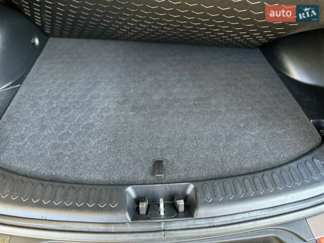 Серый Киа Sportage, объемом двигателя 2 л и пробегом 197 тыс. км за 14599 $, фото 178 на Automoto.ua