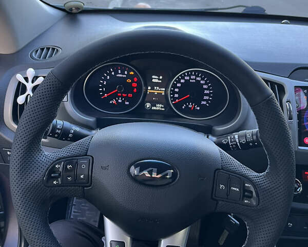 Серый Киа Sportage, объемом двигателя 2 л и пробегом 190 тыс. км за 15500 $, фото 13 на Automoto.ua