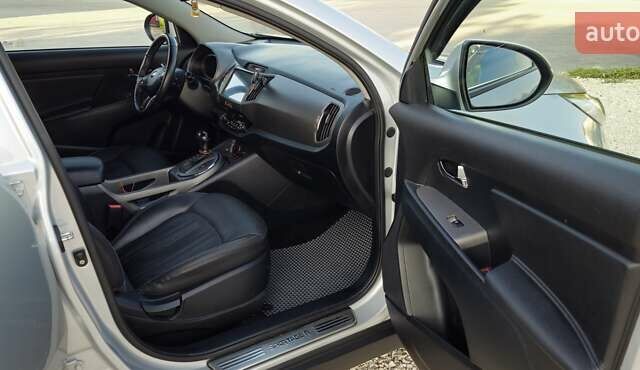 Сірий Кіа Sportage, об'ємом двигуна 2 л та пробігом 208 тис. км за 14800 $, фото 3 на Automoto.ua