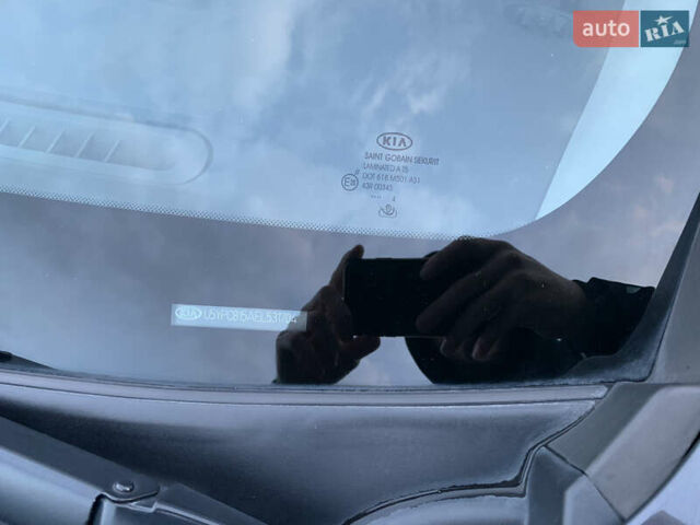 Сірий Кіа Sportage, об'ємом двигуна 1.7 л та пробігом 275 тис. км за 13000 $, фото 16 на Automoto.ua