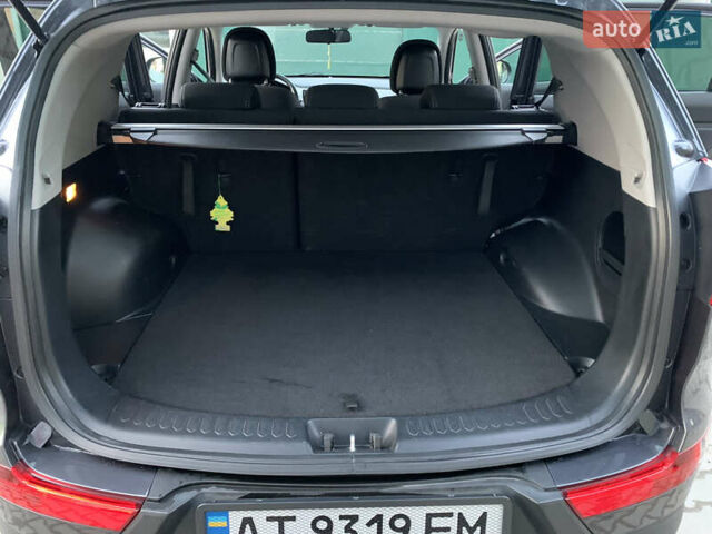 Сірий Кіа Sportage, об'ємом двигуна 1.7 л та пробігом 275 тис. км за 13000 $, фото 7 на Automoto.ua