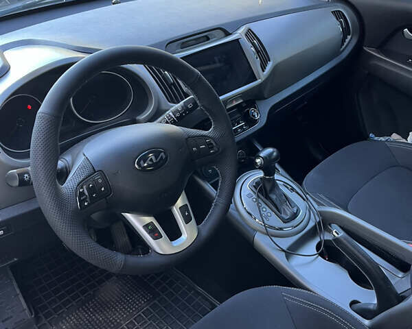 Серый Киа Sportage, объемом двигателя 2 л и пробегом 190 тыс. км за 15500 $, фото 12 на Automoto.ua