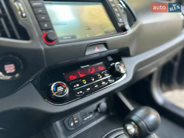 Серый Киа Sportage, объемом двигателя 2 л и пробегом 197 тыс. км за 14599 $, фото 123 на Automoto.ua