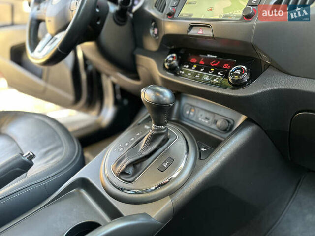 Серый Киа Sportage, объемом двигателя 2 л и пробегом 197 тыс. км за 14599 $, фото 101 на Automoto.ua