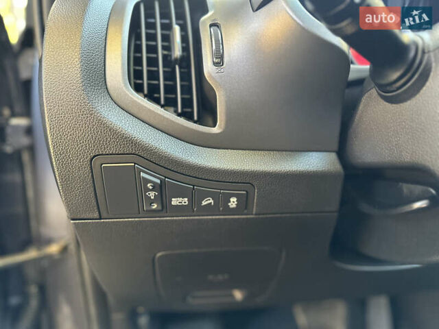 Серый Киа Sportage, объемом двигателя 2 л и пробегом 197 тыс. км за 14599 $, фото 119 на Automoto.ua