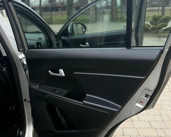 Серый Киа Sportage, объемом двигателя 1.6 л и пробегом 110 тыс. км за 11999 $, фото 41 на Automoto.ua