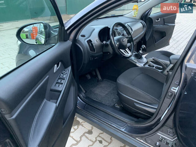 Сірий Кіа Sportage, об'ємом двигуна 1.7 л та пробігом 275 тис. км за 13000 $, фото 1 на Automoto.ua