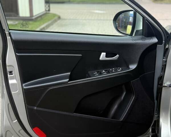 Серый Киа Sportage, объемом двигателя 1.6 л и пробегом 110 тыс. км за 11999 $, фото 28 на Automoto.ua