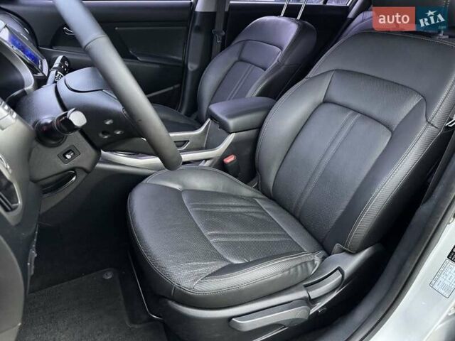 Серый Киа Sportage, объемом двигателя 2 л и пробегом 161 тыс. км за 13999 $, фото 21 на Automoto.ua